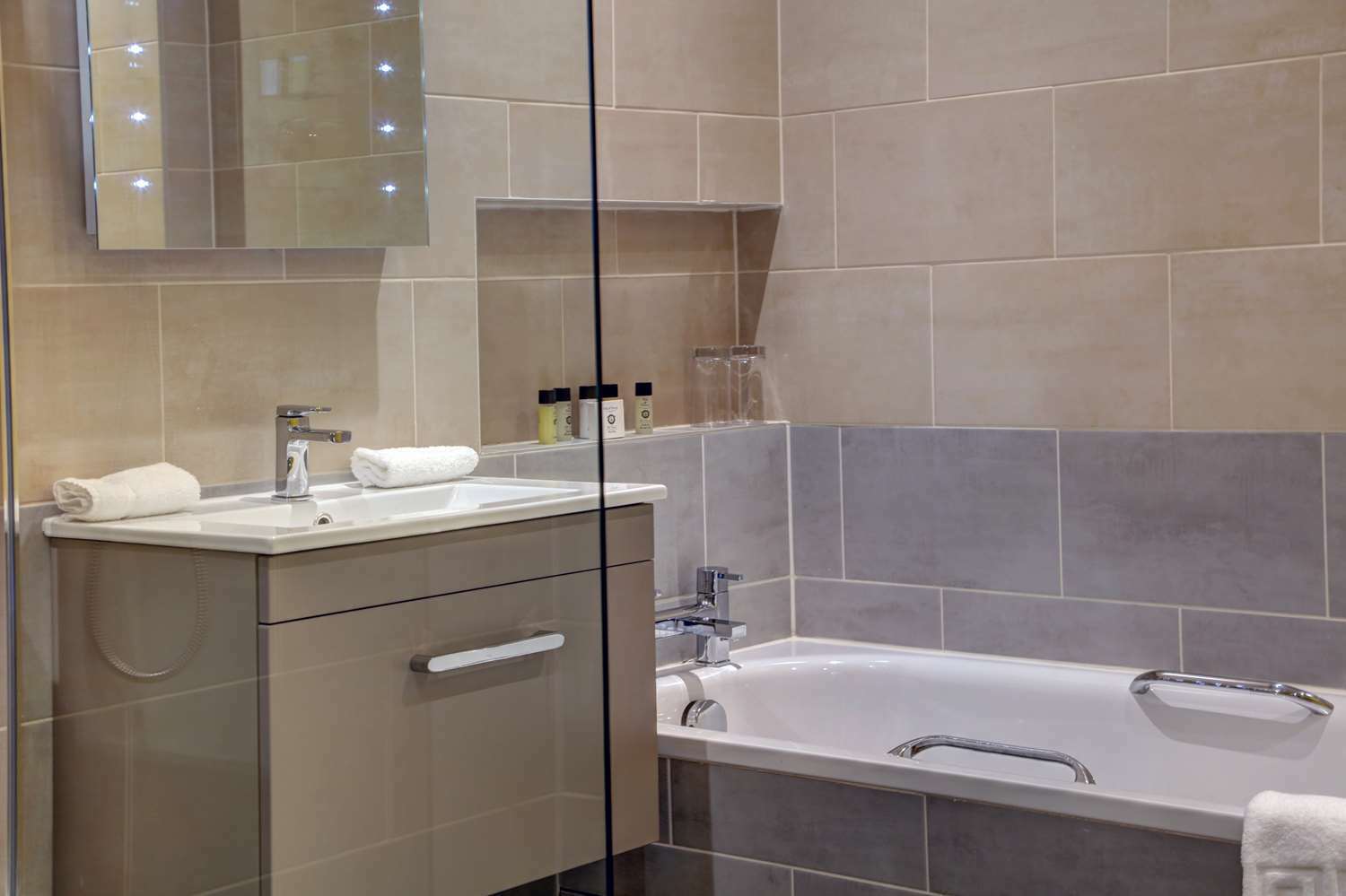 Stonecross Manor Hotel Kendal Room photo